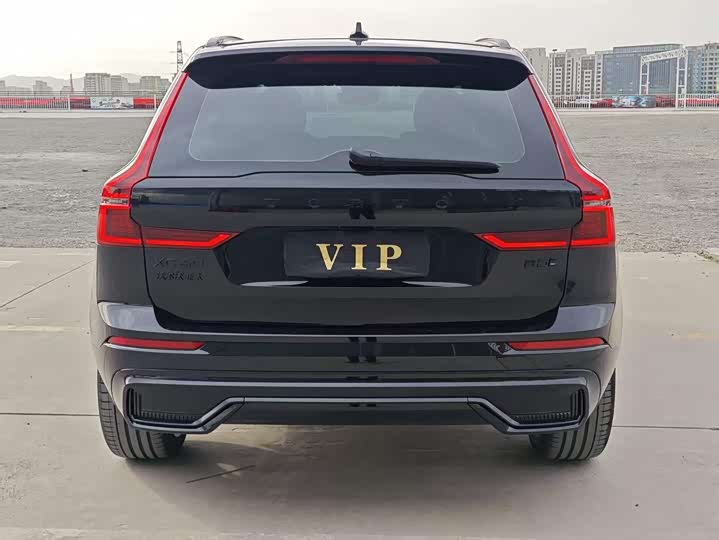 Volvo XC60 2026 2026款 B5 四驱智远极夜黑版