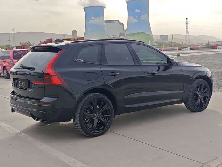 Volvo XC60 2026 2026款 B5 四驱智远极夜黑版