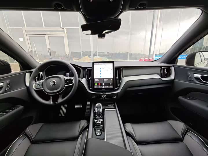 Volvo XC60 2026 2026款 B5 四驱智远极夜黑版
