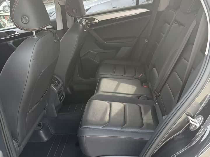 Volkswagen Tayron 2021 2021款 330TSI 两驱30周年纪念版