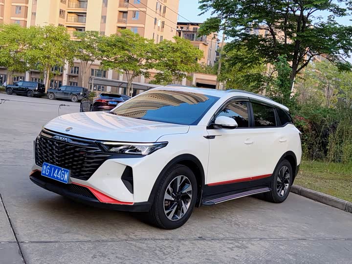 Dongfeng Aeolus AX7