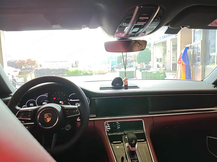 Фото 7 - Porsche Panamera