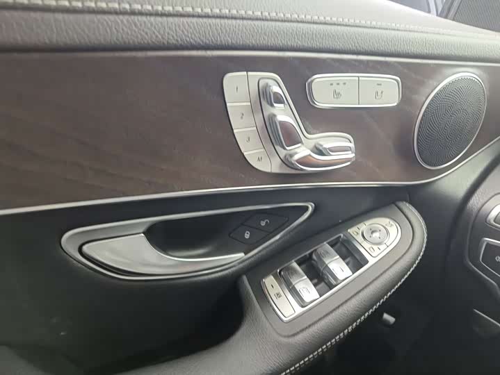 Фото 8 - Mercedes-Benz GLC-Class