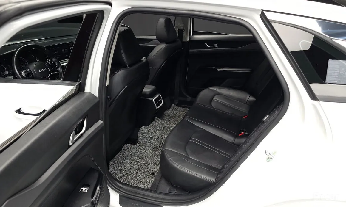 Photo 12 - Kia K5