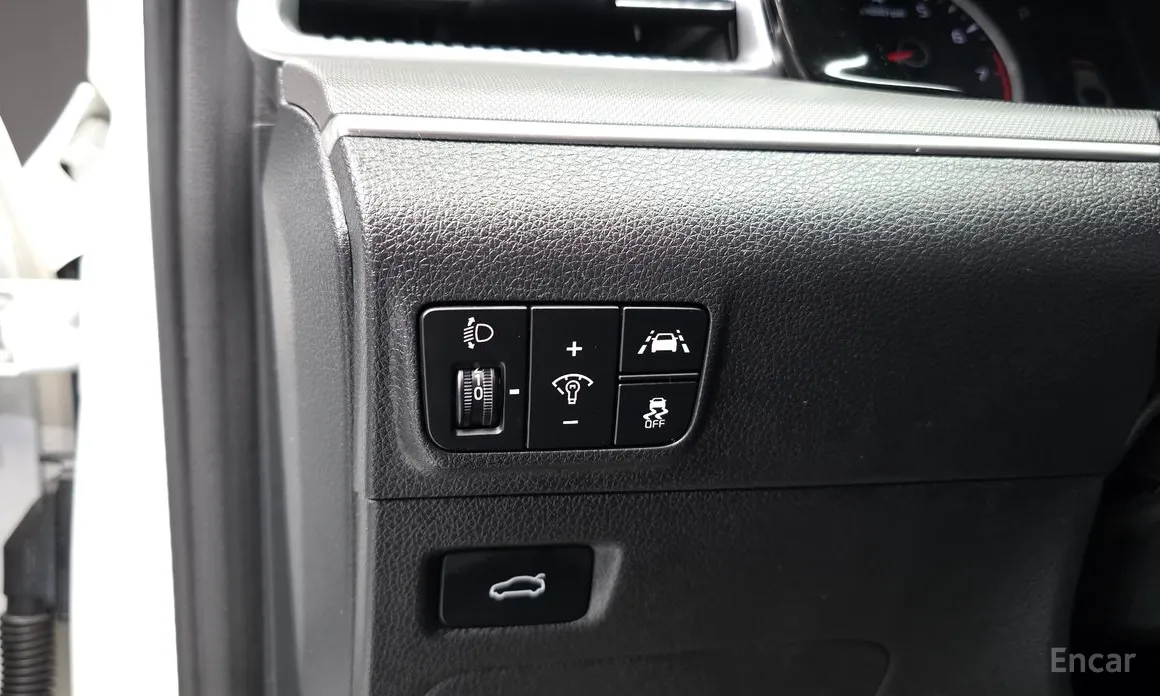 Photo 19 - Kia K5