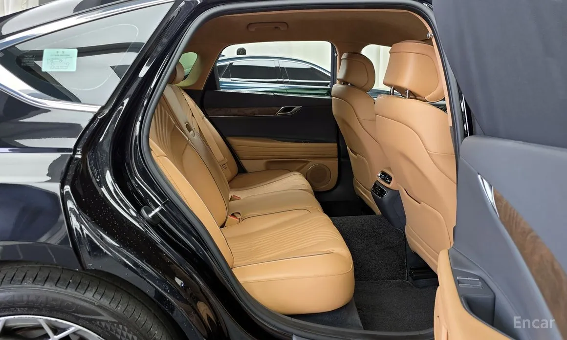 Фото 11 - Genesis G80