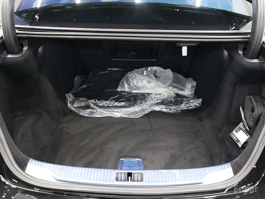 Фото 15 - Mercedes-Benz S-Class