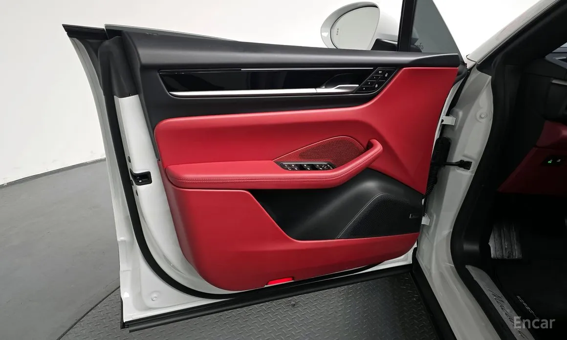 Porsche Macan 2024 Base 4