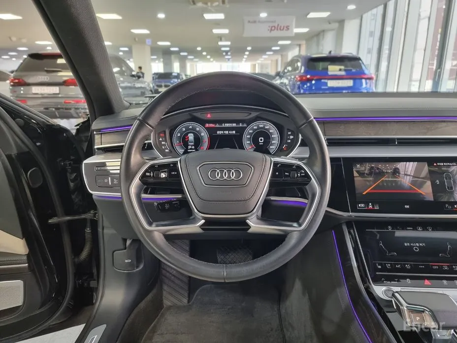 Фото 19 - Audi A8