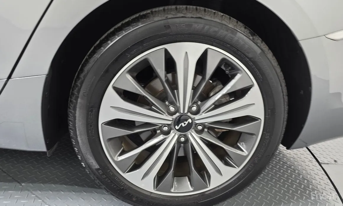 صورة 21 - Kia K8