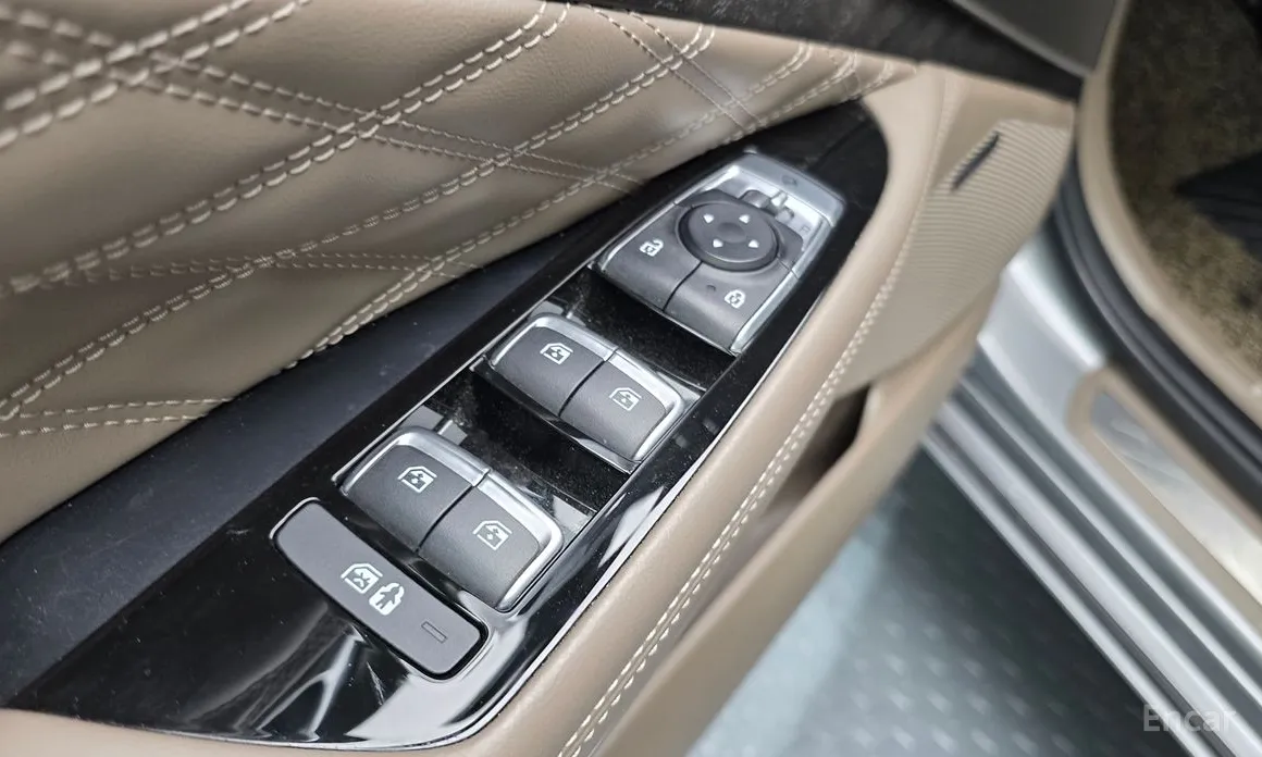 صورة 31 - Kia K8