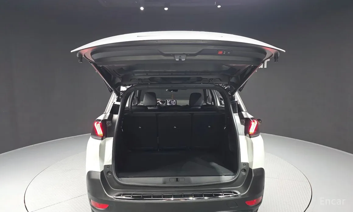 Фото 20 - Peugeot 5008