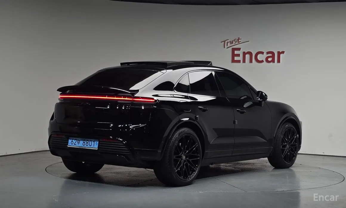 Porsche Macan 2024 Turbo