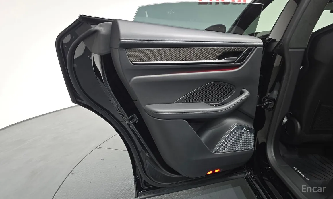 Porsche Macan 2024 Turbo