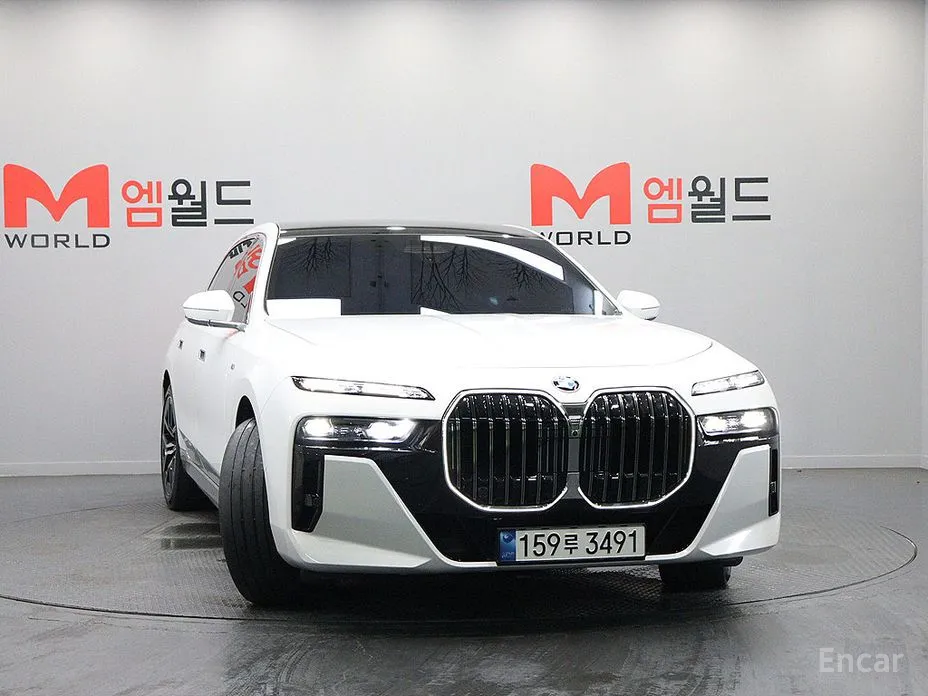 BMW 7 Series 2022 740i xDrive M Sport