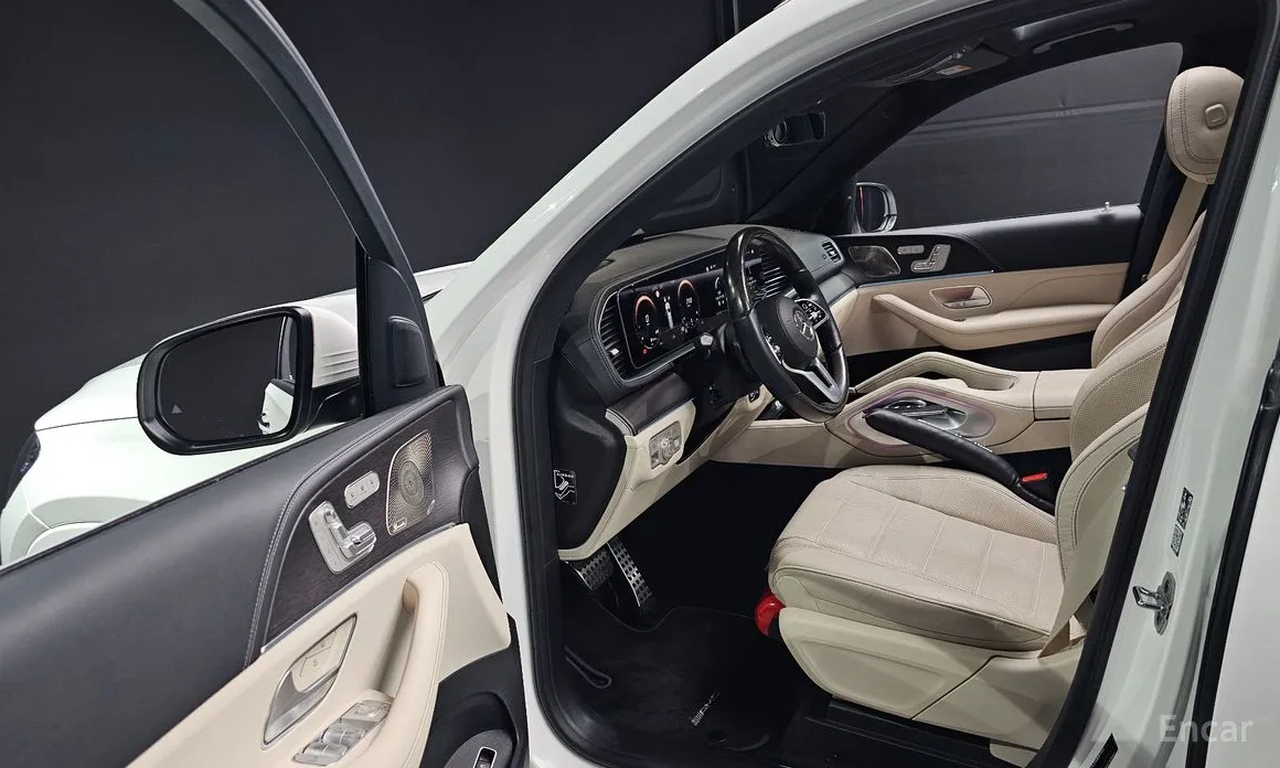 Photo 10 - Mercedes-Benz GLS-Class