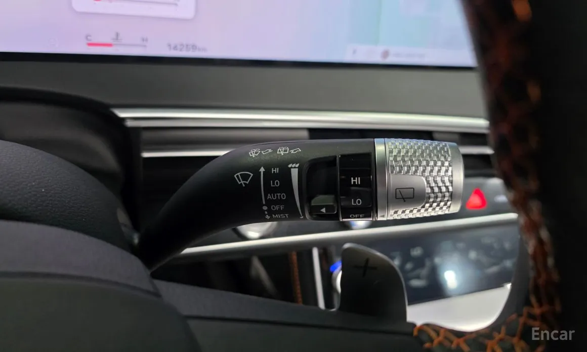 Фото 38 - Genesis GV70
