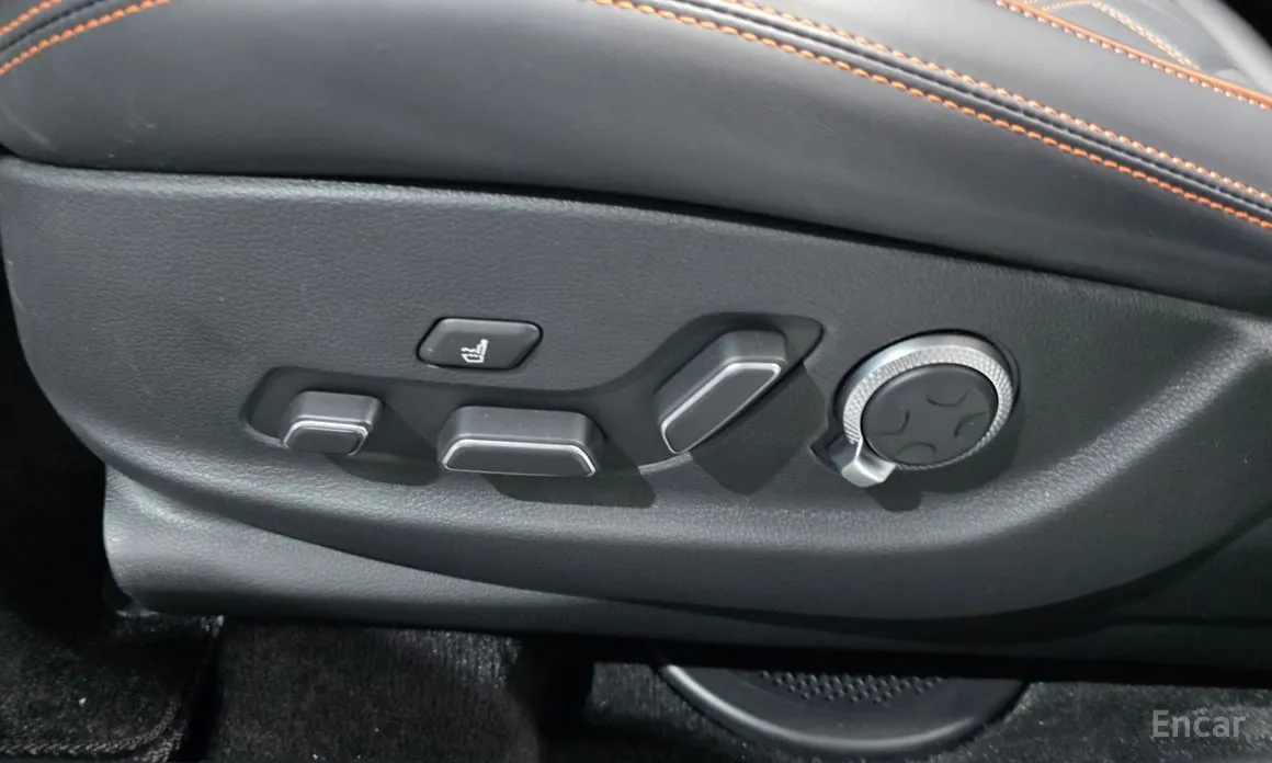 Фото 39 - Genesis GV70