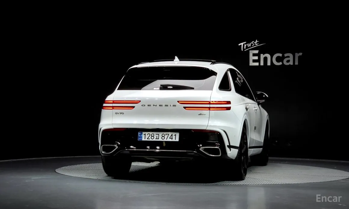 Фото 4 - Genesis GV70