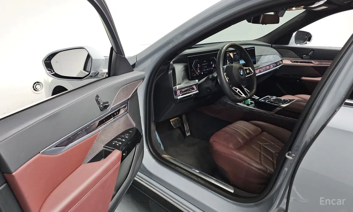 Фото 10 - BMW 7 Series