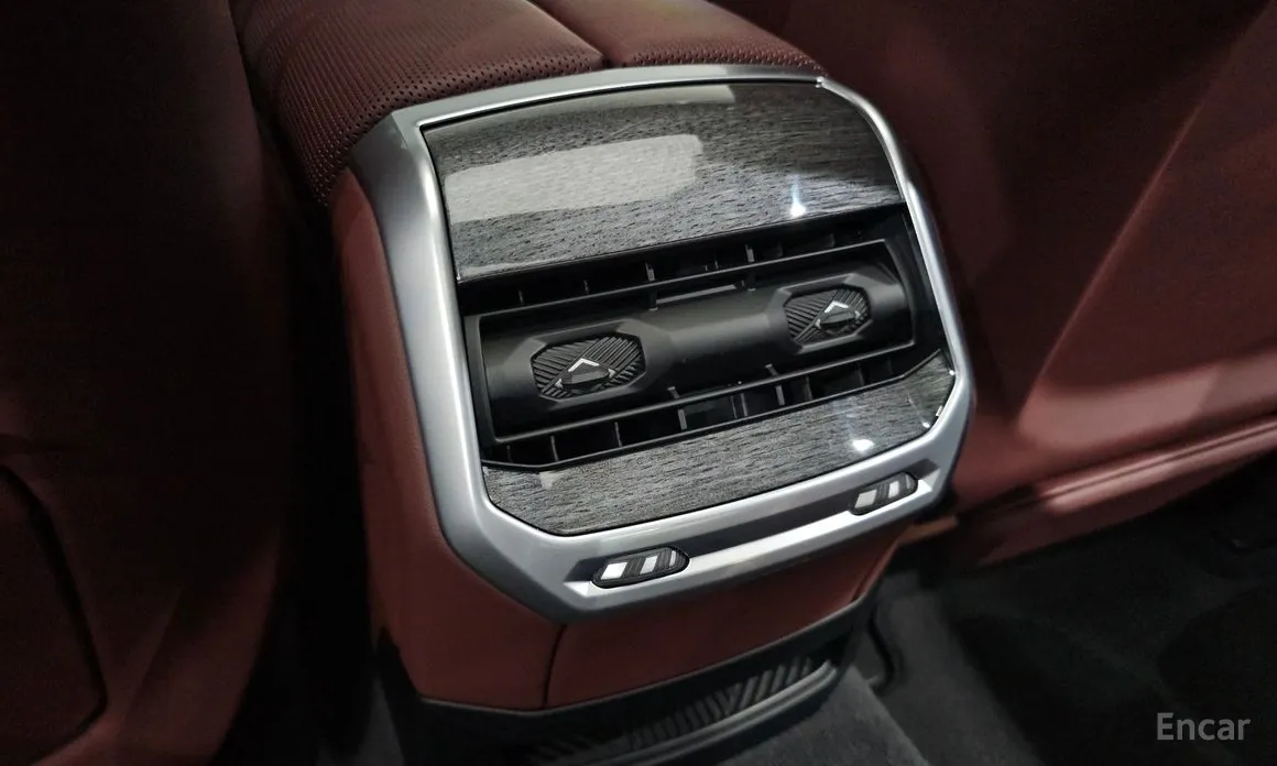 Фото 33 - BMW 7 Series