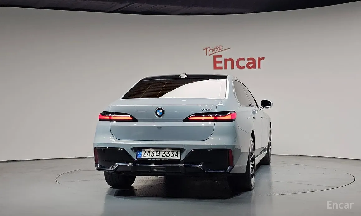 Фото 4 - BMW 7 Series