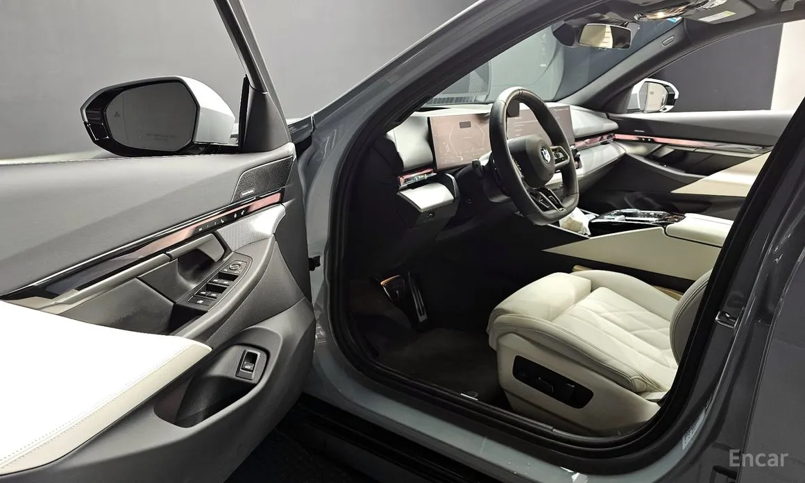 BMW 5 Series 2023 520i Special Edition