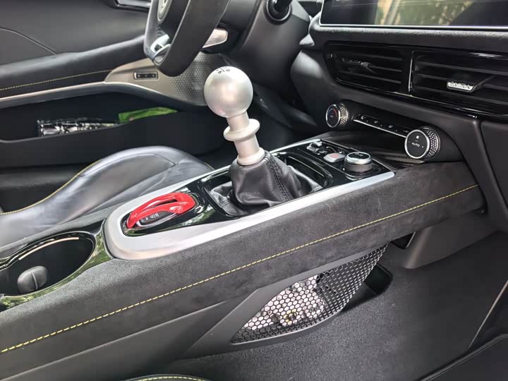 Lotus Emira 2022 2022款 3.5T V6 手动 First Edition