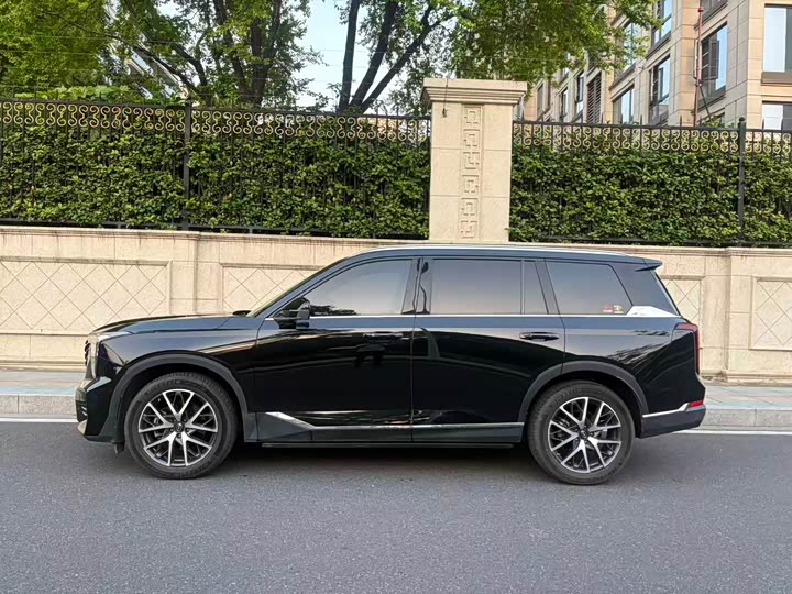 GAC Trumpchi GS8 2022 2022款 领航系列 2.0TGDI 两驱豪华智联版（七座）