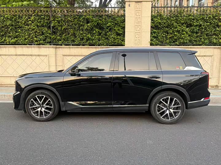 GAC Trumpchi GS8 2022 2022款 领航系列 2.0TGDI 两驱豪华智联版（七座）