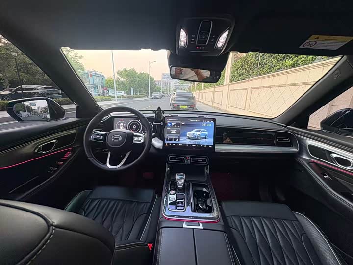 GAC Trumpchi GS8 2022 2022款 领航系列 2.0TGDI 两驱豪华智联版（七座）