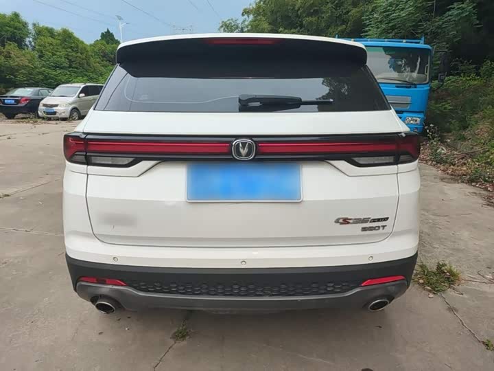 Changan CS35 Plus 2021 2021款 蓝鲸NE 1.4T DCT尊贵型