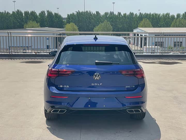 Фото 4 - Volkswagen Golf