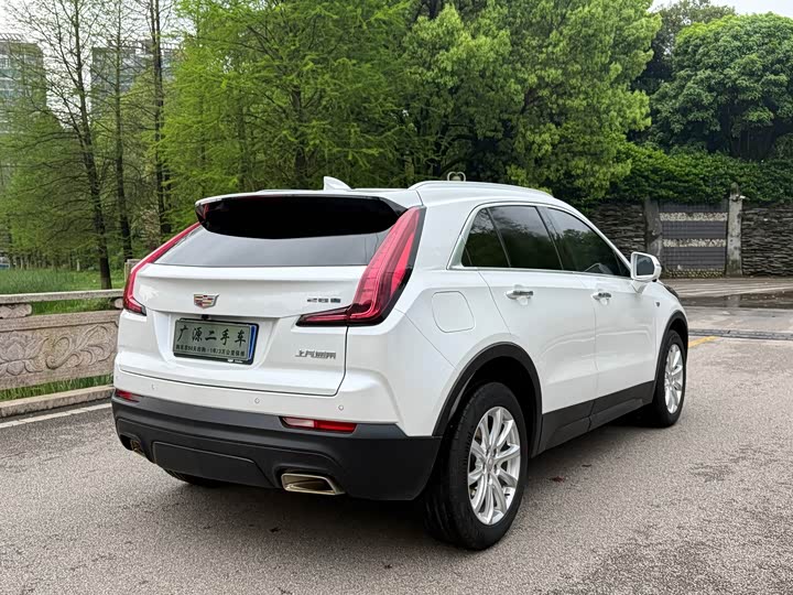 Фото 7 - Cadillac XT4