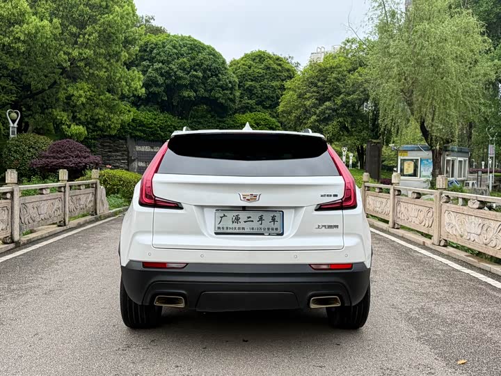 Фото 8 - Cadillac XT4