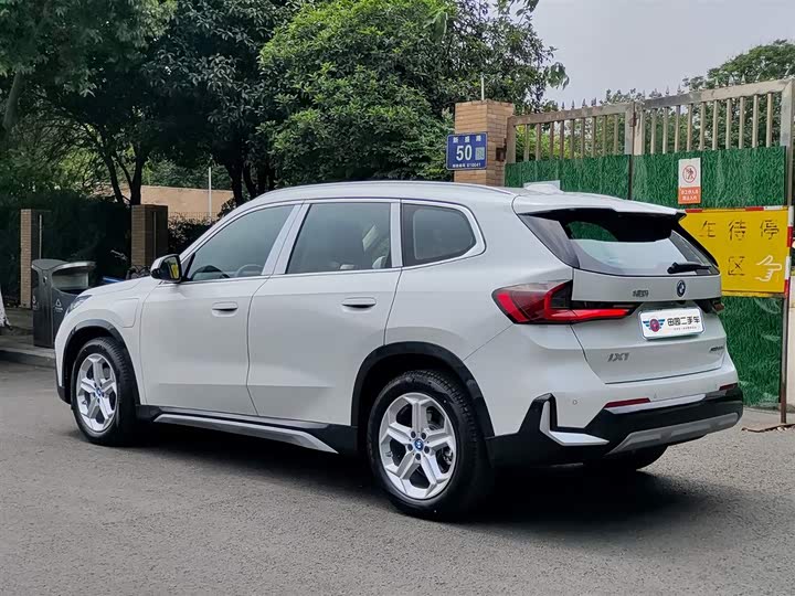 BMW iX1 2025 2025款 eDrive25L X设计套装