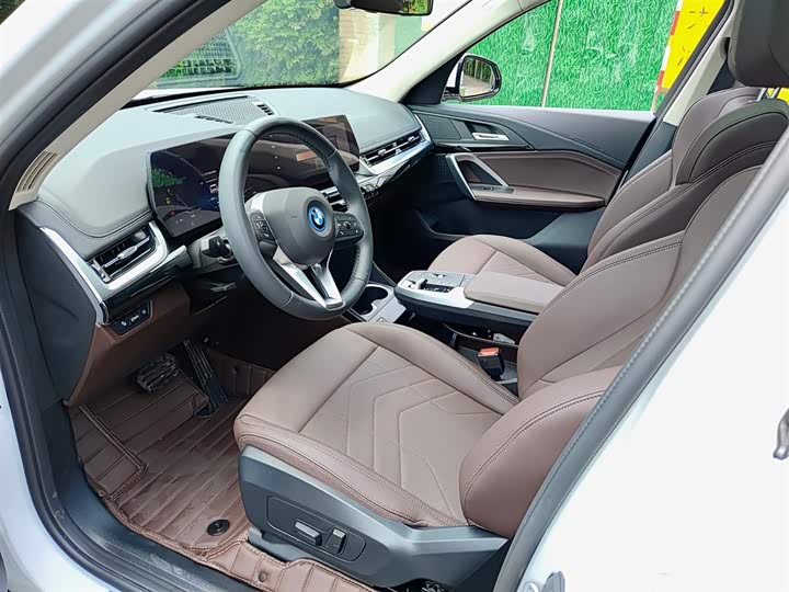 BMW iX1 2025 2025款 eDrive25L X设计套装