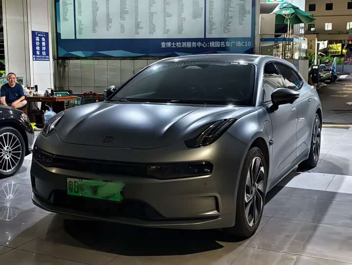 Zeekr 001