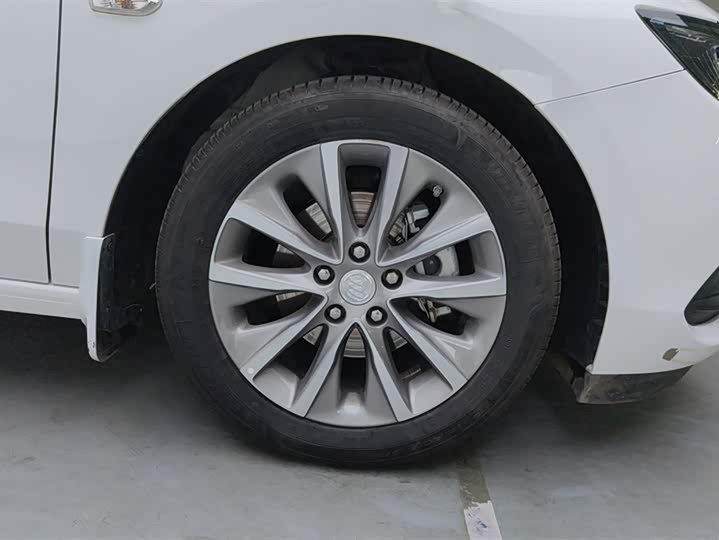 Фото 6 - Buick GL6
