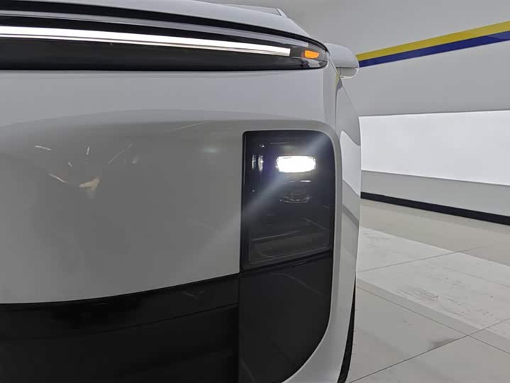 2025 LiXiang L6