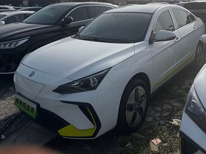 Dongfeng Aeolus E70