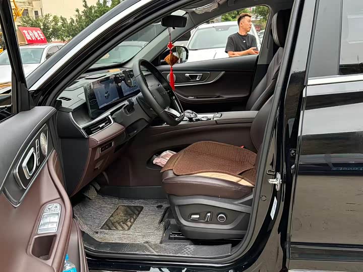 Chery Tiggo 8 Pro 2024 2024款 冠军版 390T 两驱巅峰版 7座