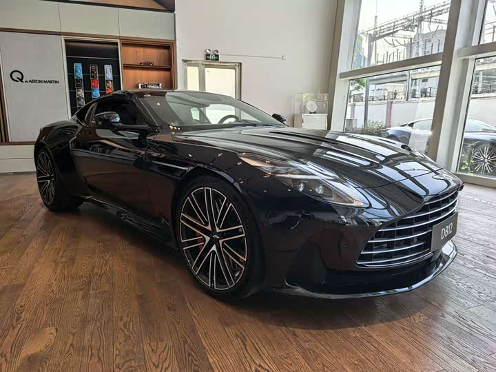 Aston Martin DB12 2025 2025款 4.0T V8 Coupe
