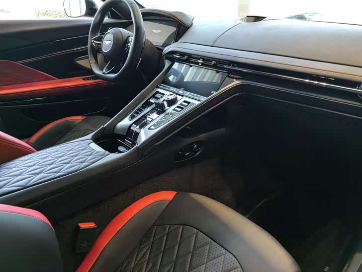 Aston Martin DB12 2025 2025款 4.0T V8 Coupe