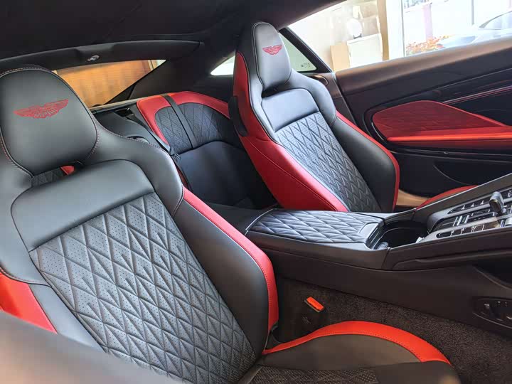 Aston Martin DB12 2025 2025款 4.0T V8 Coupe
