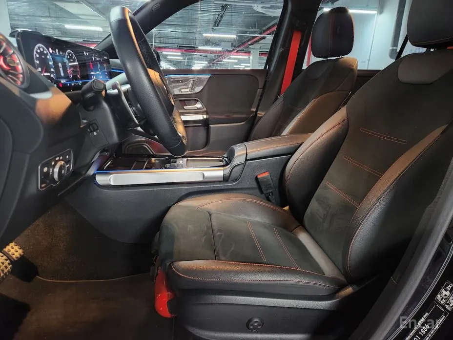 Mercedes-Benz GLB-Class 2020 AMG GLB35 4MATIC