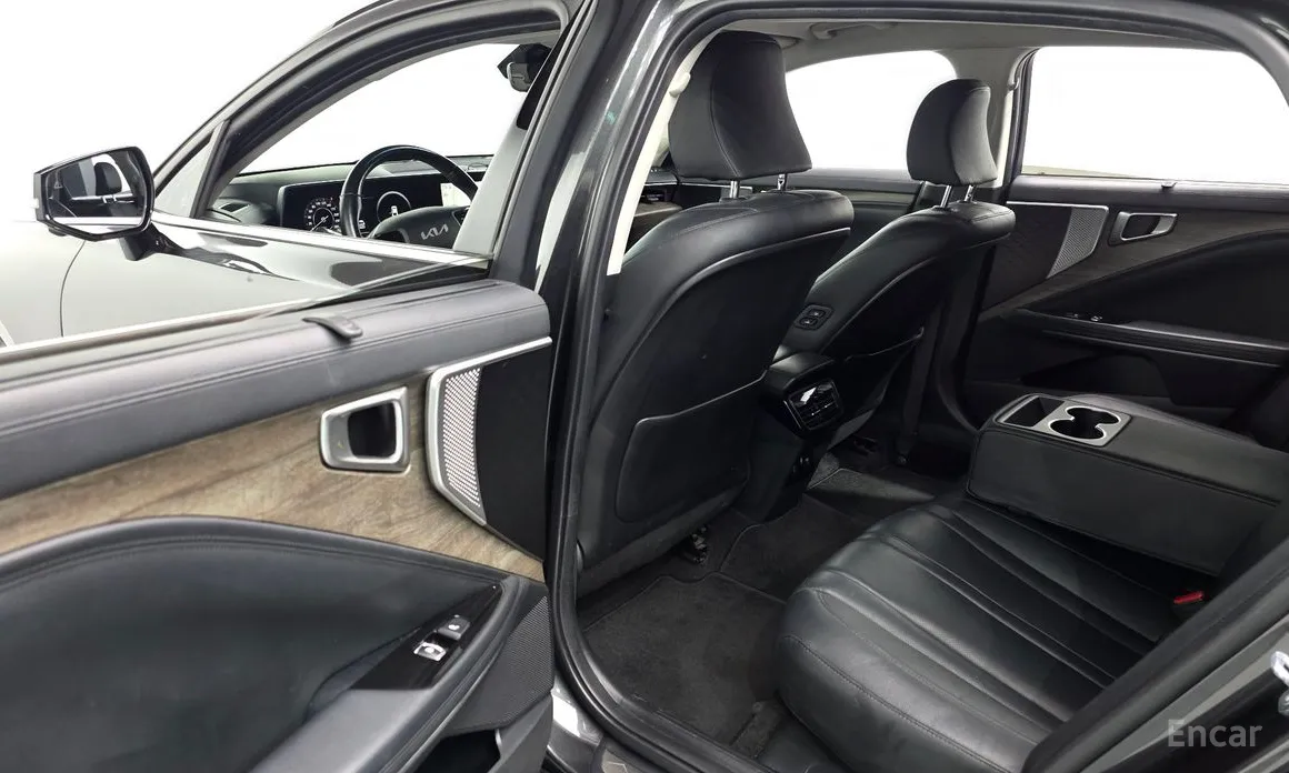 Photo 12 - Kia K8