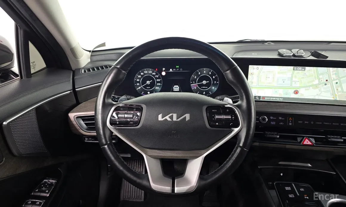 Photo 13 - Kia K8