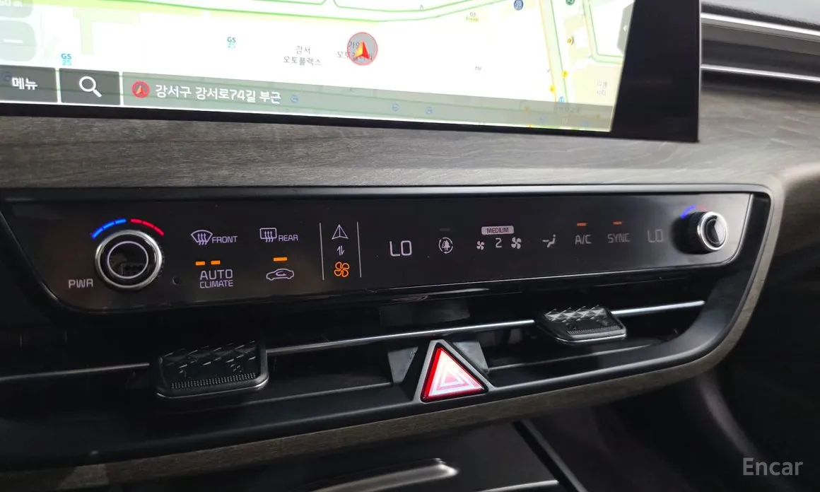 Photo 16 - Kia K8