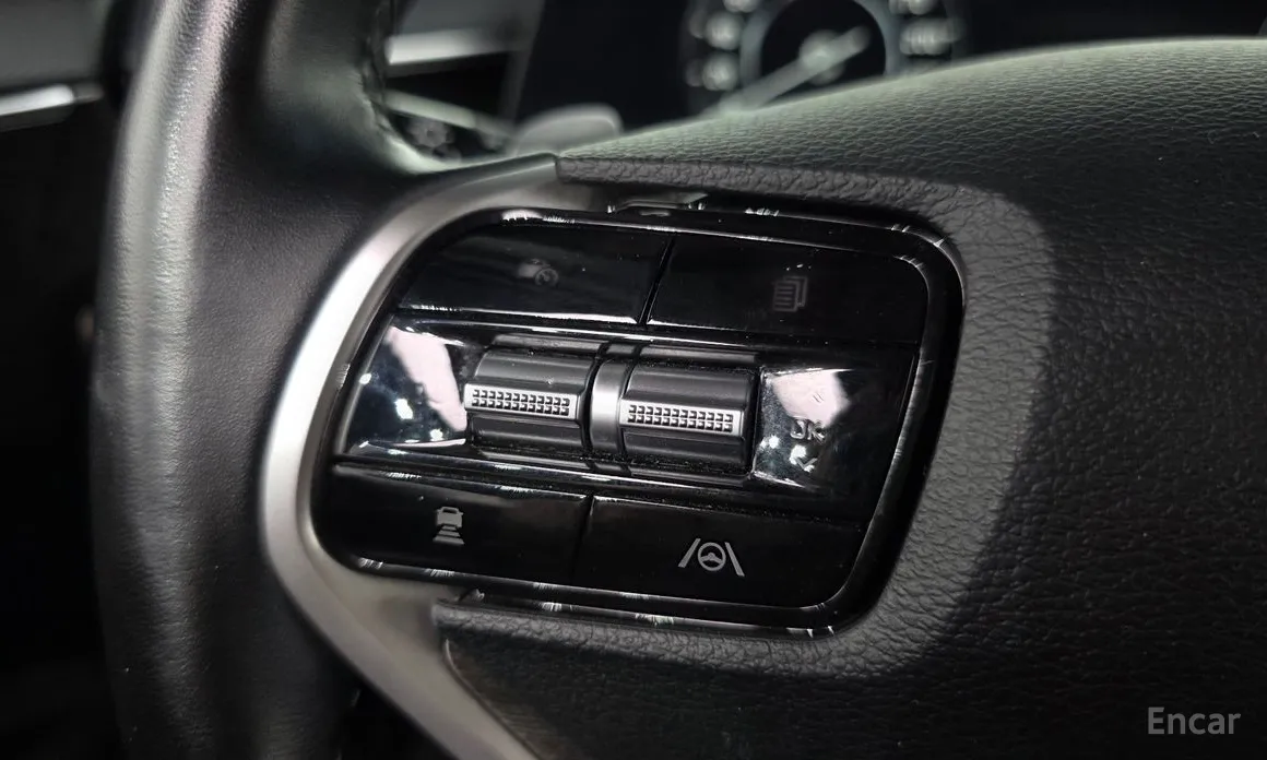 Photo 18 - Kia K8